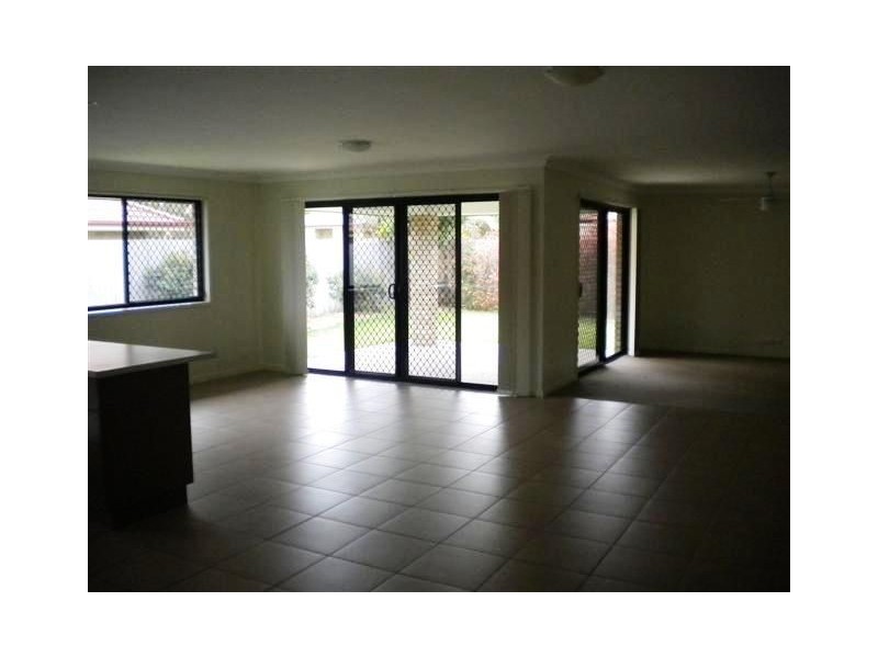 10 Kakadu Court, Little Mountain QLD 4551