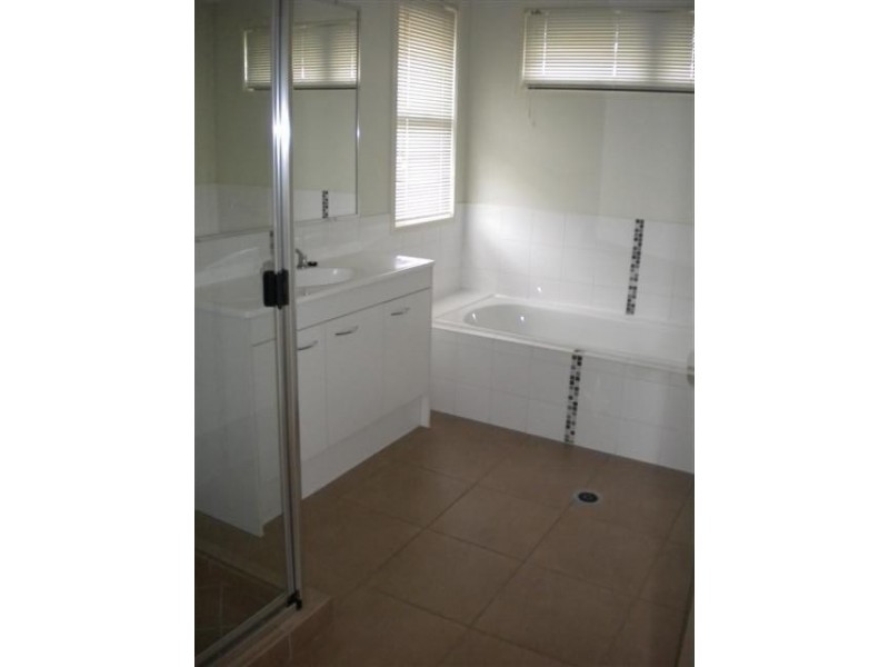 10 Kakadu Court, Little Mountain QLD 4551