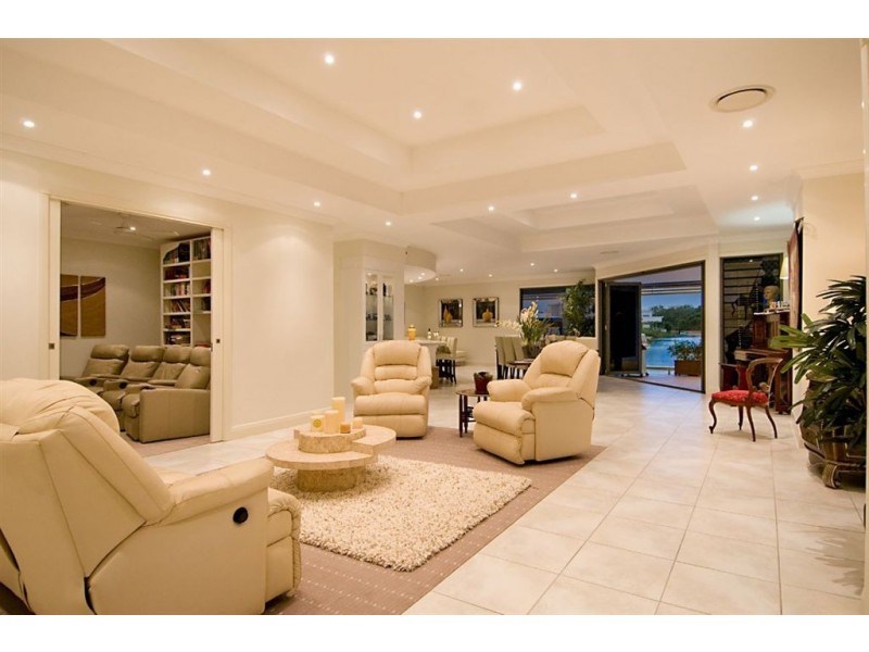 9 Ballinger Place, Pelican Waters QLD 4551