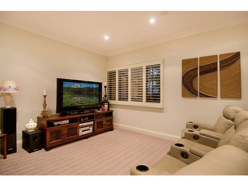 9 Ballinger Place, Pelican Waters QLD 4551