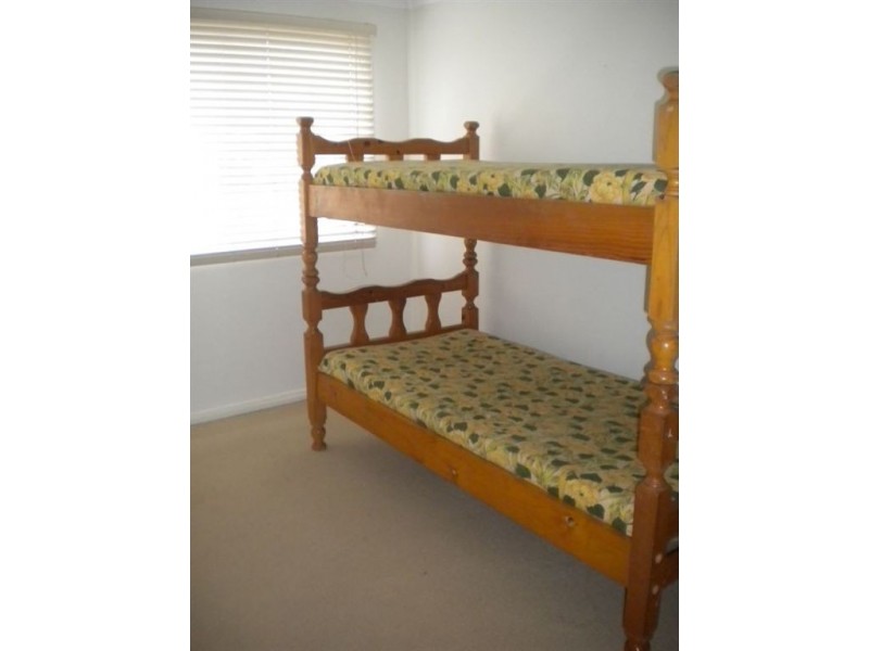 7 Mahia Terrace, Kings Beach QLD 4551