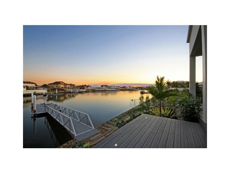 1 Sea Glint Place, Pelican Waters QLD 4551
