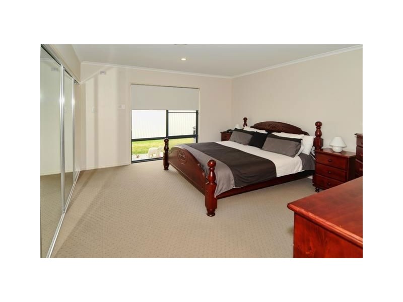 20 Whitehaven Way, Pelican Waters QLD 4551