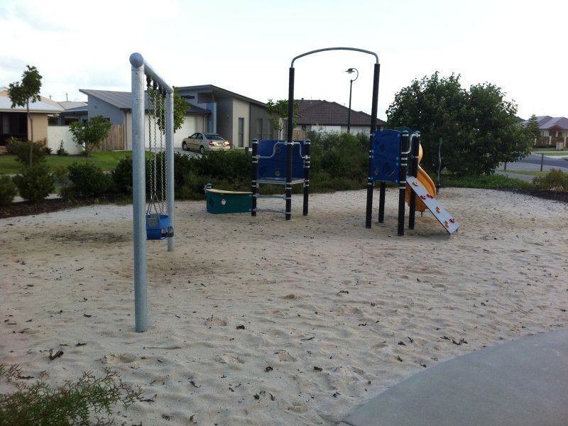 20 Whitehaven Way, Pelican Waters QLD 4551