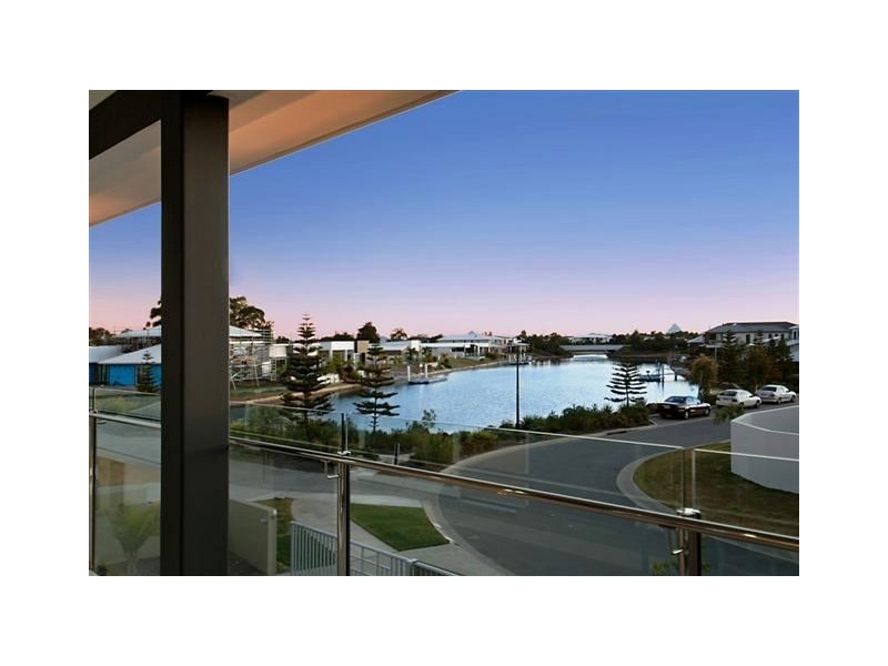 35 Whitehaven Way, Pelican Waters QLD 4551