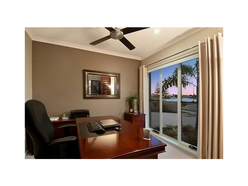 35 Whitehaven Way, Pelican Waters QLD 4551