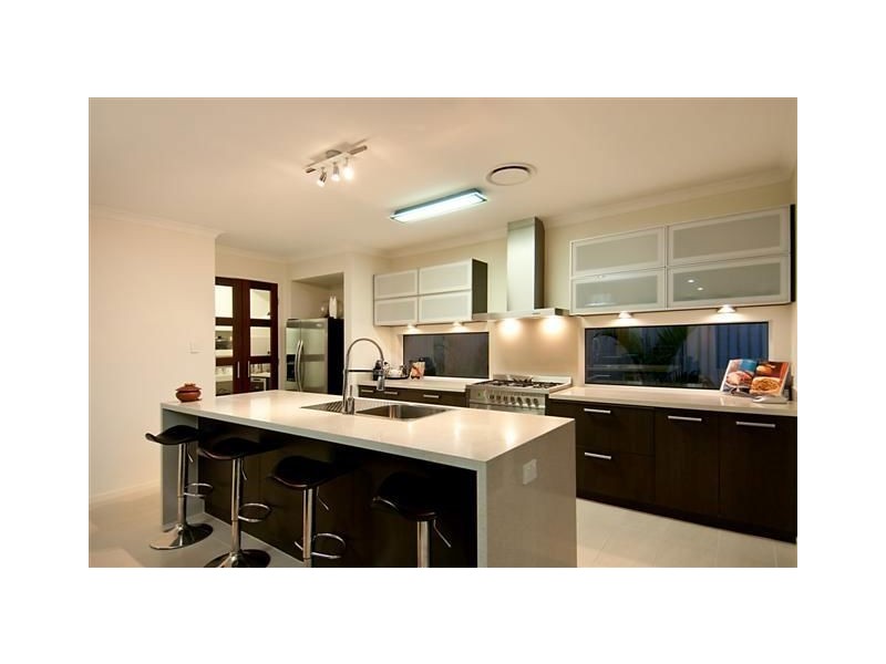 35 Whitehaven Way, Pelican Waters QLD 4551