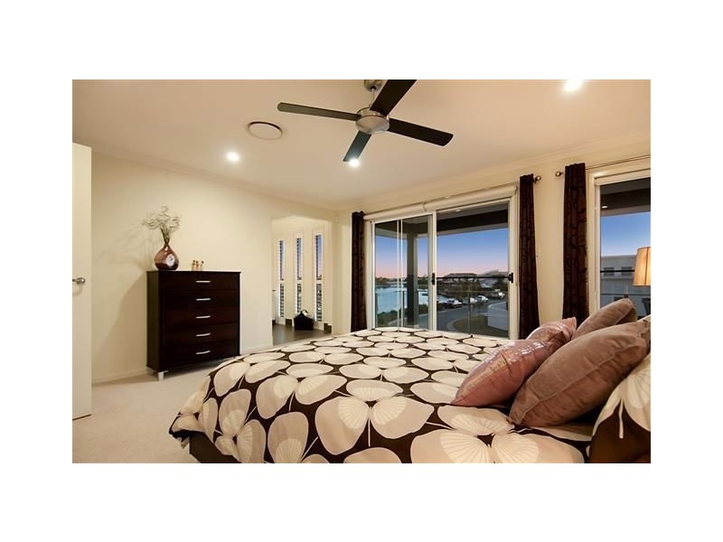 35 Whitehaven Way, Pelican Waters QLD 4551