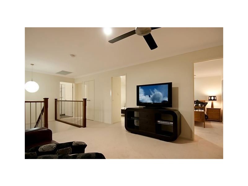 35 Whitehaven Way, Pelican Waters QLD 4551