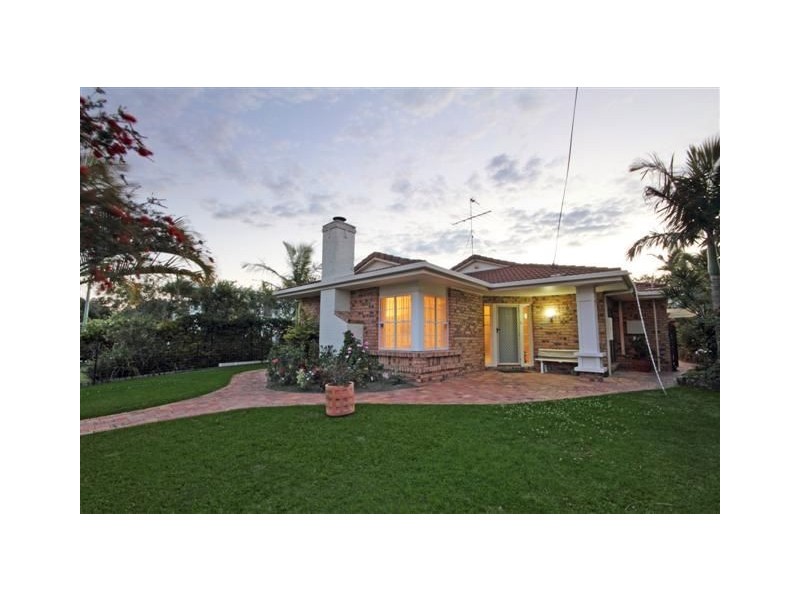 12 Bott Street, Dicky Beach QLD 4551