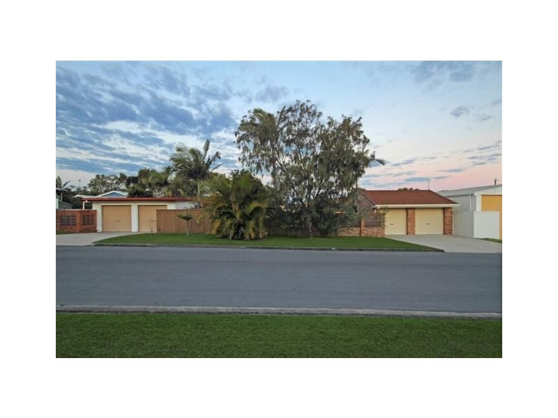 12 Bott Street, Dicky Beach QLD 4551