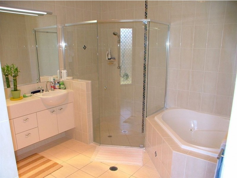 25 Sovereign Cct, Pelican Waters QLD 4551