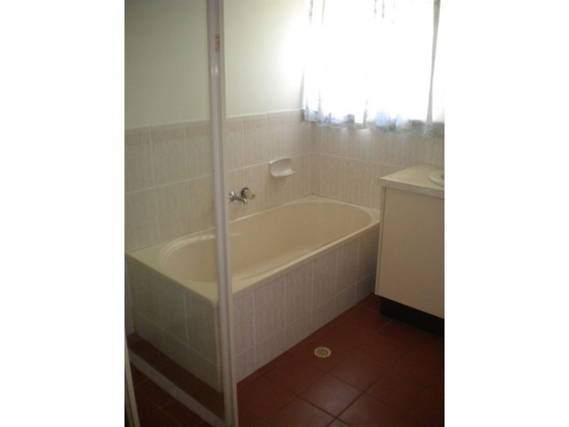 38 Milbong Street, Battery Hill QLD 4551