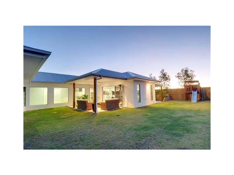 14 Echo Street, Pelican Waters QLD 4551