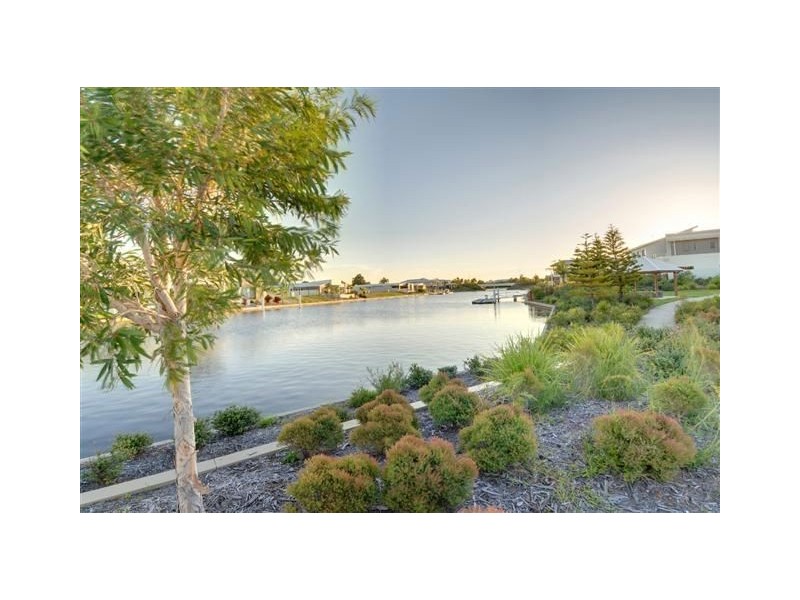 14 Echo Street, Pelican Waters QLD 4551
