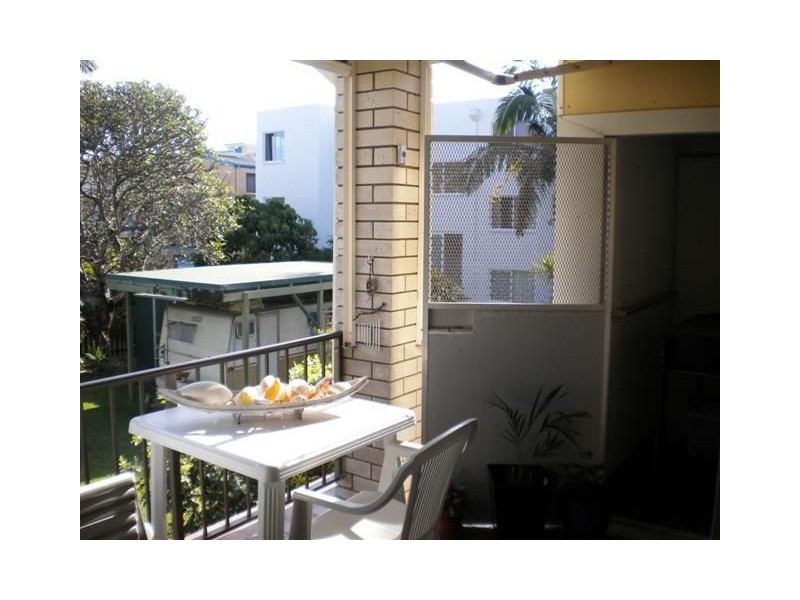 4 Latona Avenue, Caloundra QLD 4551