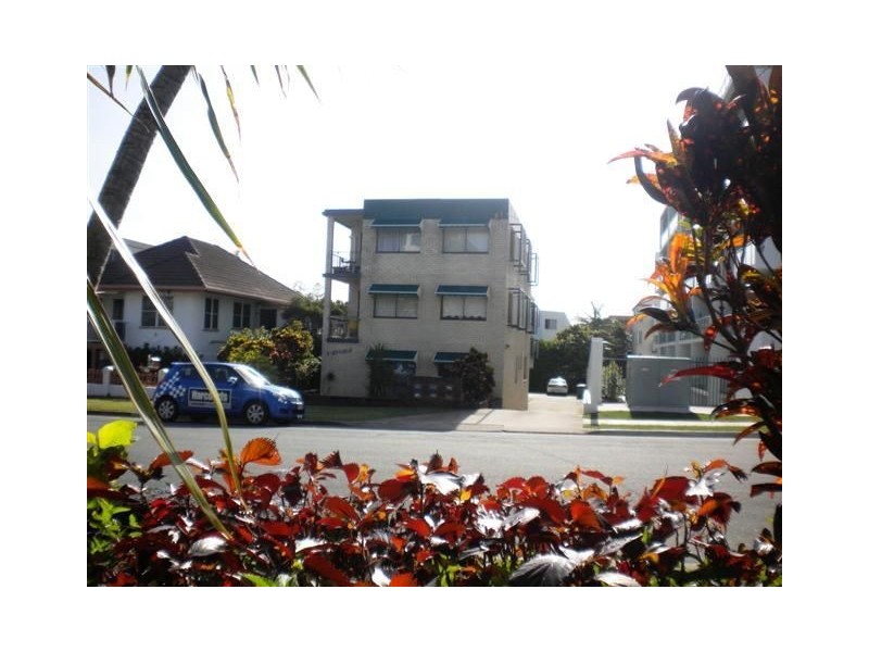4 Latona Avenue, Caloundra QLD 4551