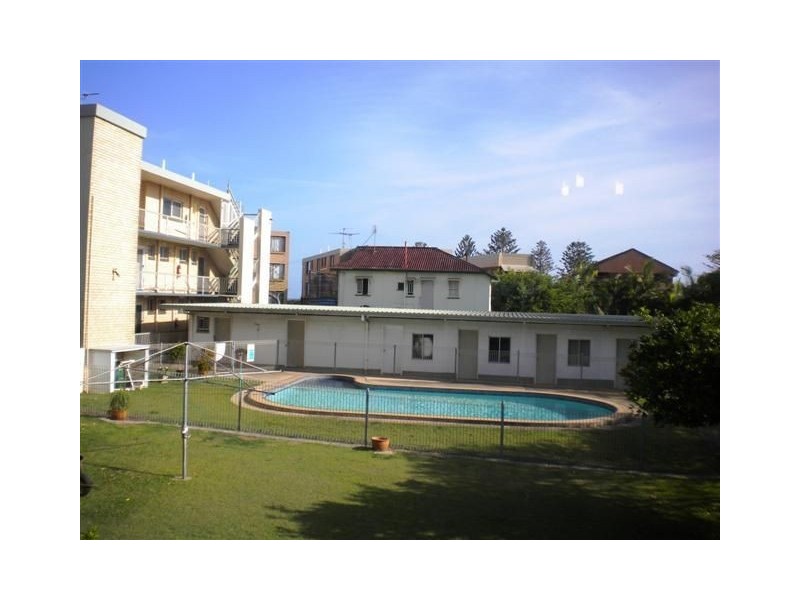 4 Latona Avenue, Caloundra QLD 4551