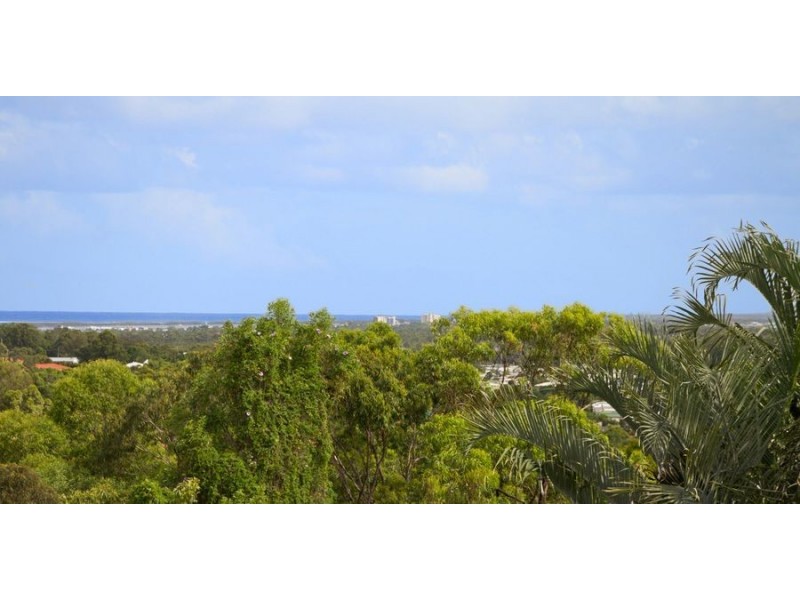 60 Sugar Bag Rd, Little Mountain QLD 4551