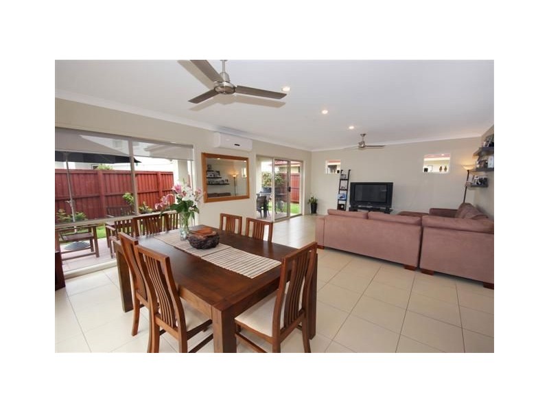25 Peppermint Circuit, Sippy Downs QLD 4556