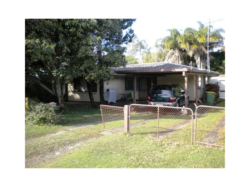 35 First Avenue, Caloundra QLD 4551