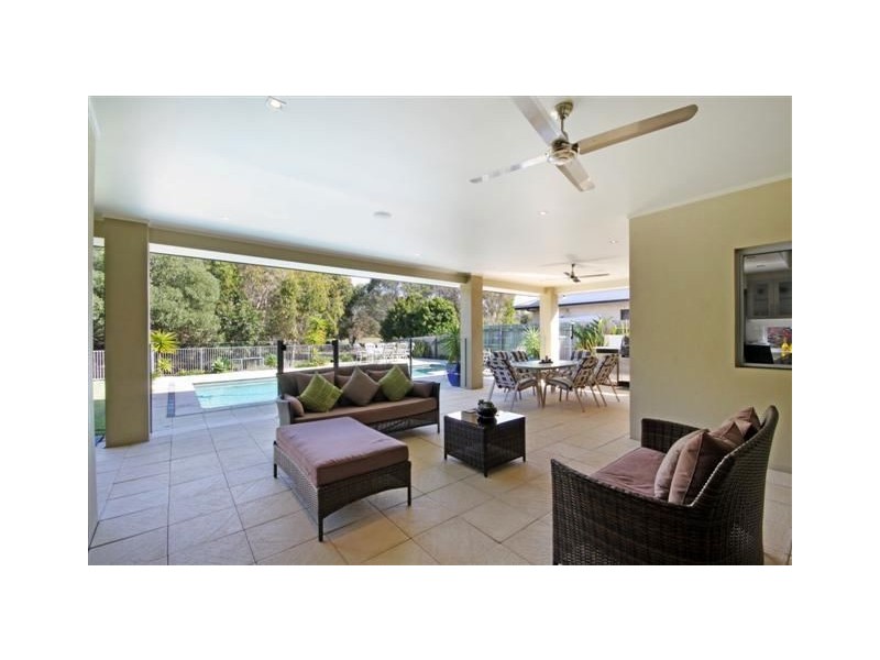 8 Silky Oak Place, Pelican Waters QLD 4551