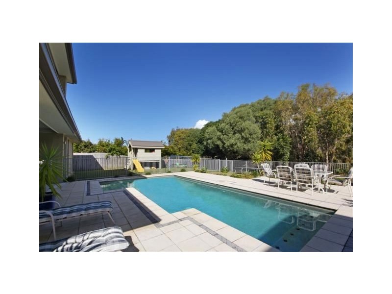 8 Silky Oak Place, Pelican Waters QLD 4551