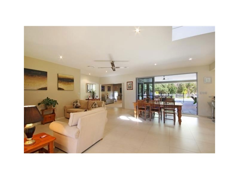 8 Silky Oak Place, Pelican Waters QLD 4551