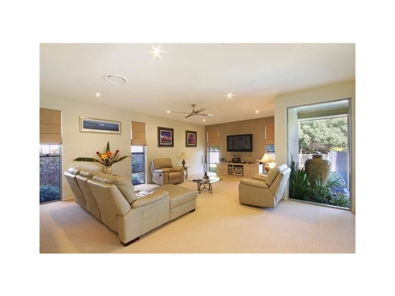 8 Silky Oak Place, Pelican Waters QLD 4551