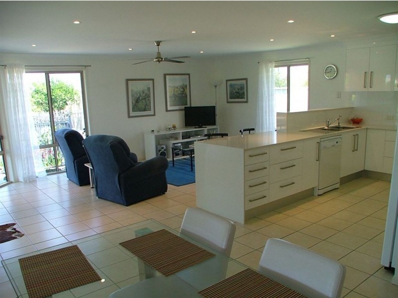 4 Rutherford Place, Pelican Waters QLD 4551