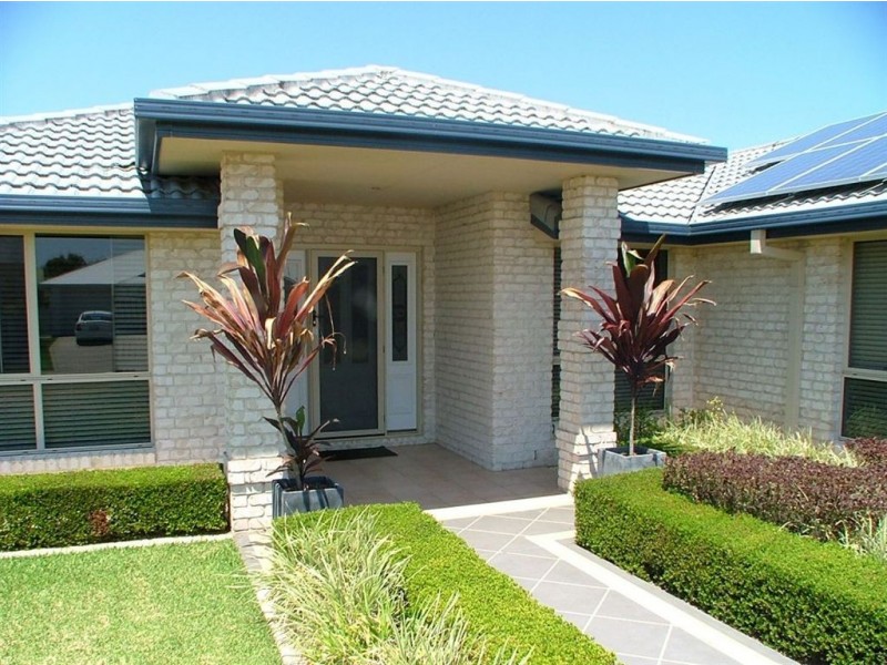 4 Rutherford Place, Pelican Waters QLD 4551