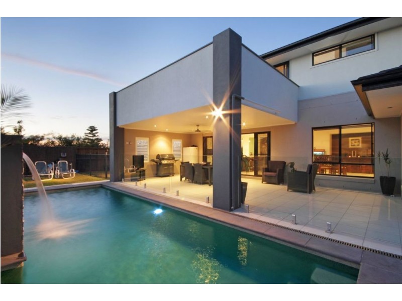 4 Whitehaven Way, Pelican Waters QLD 4551