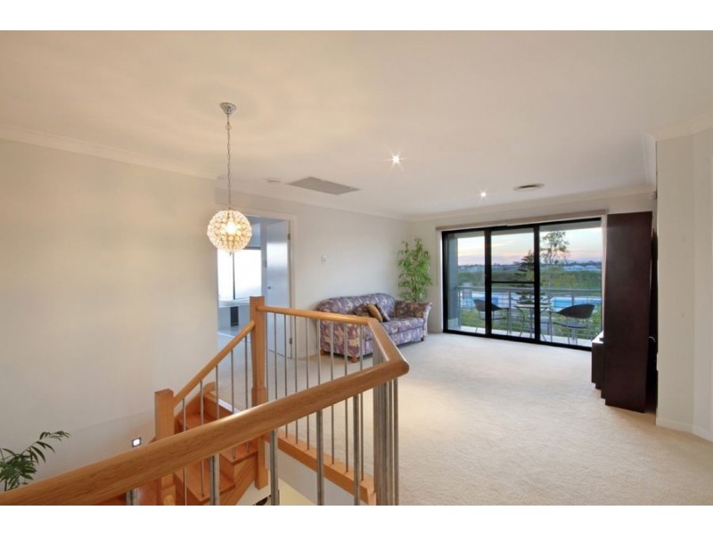 4 Whitehaven Way, Pelican Waters QLD 4551