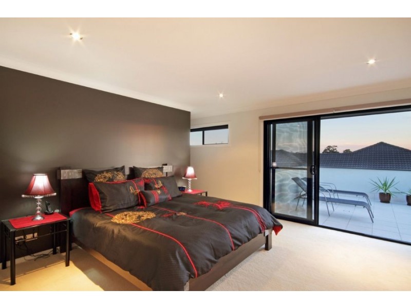 4 Whitehaven Way, Pelican Waters QLD 4551