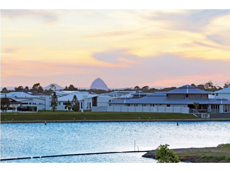4 Whitehaven Way, Pelican Waters QLD 4551