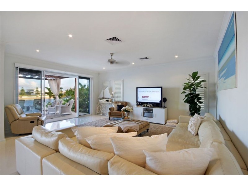 32 Westholme Cct, Pelican Waters QLD 4551