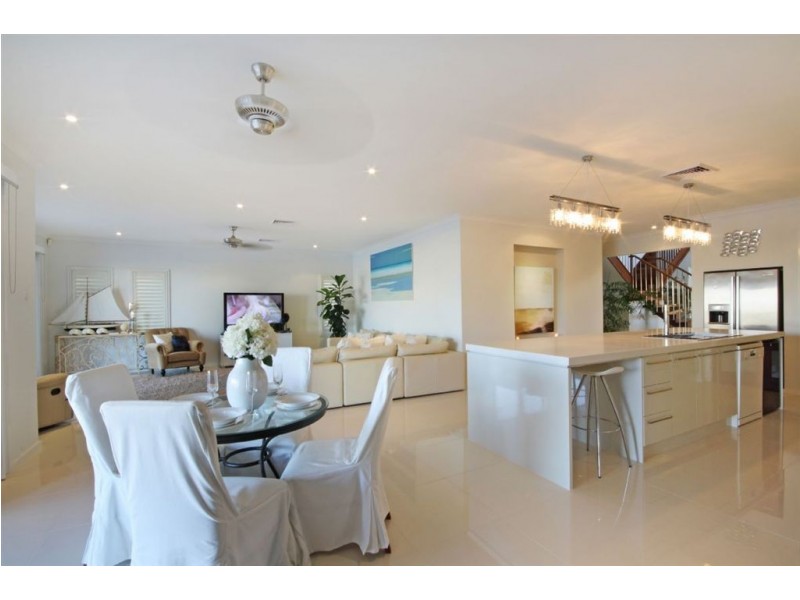 32 Westholme Cct, Pelican Waters QLD 4551