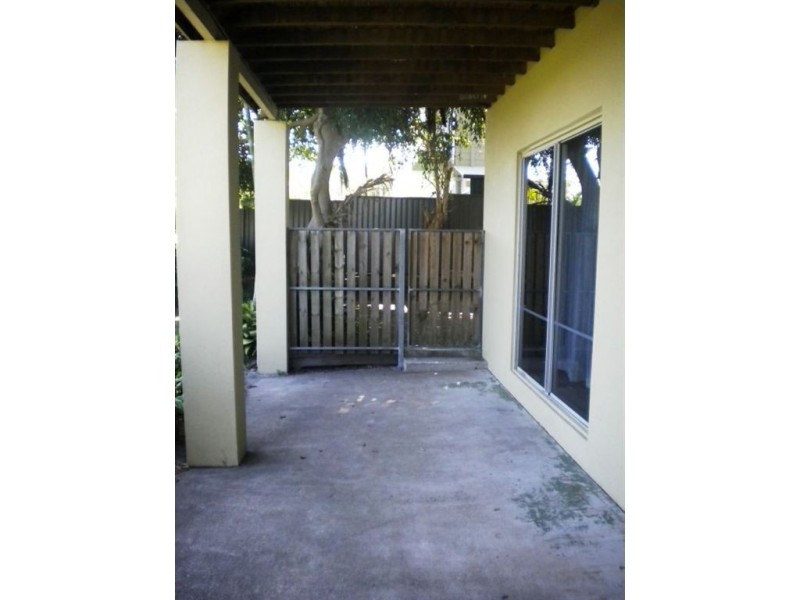 1/60 Sugarbag Road, Caloundra QLD 4551