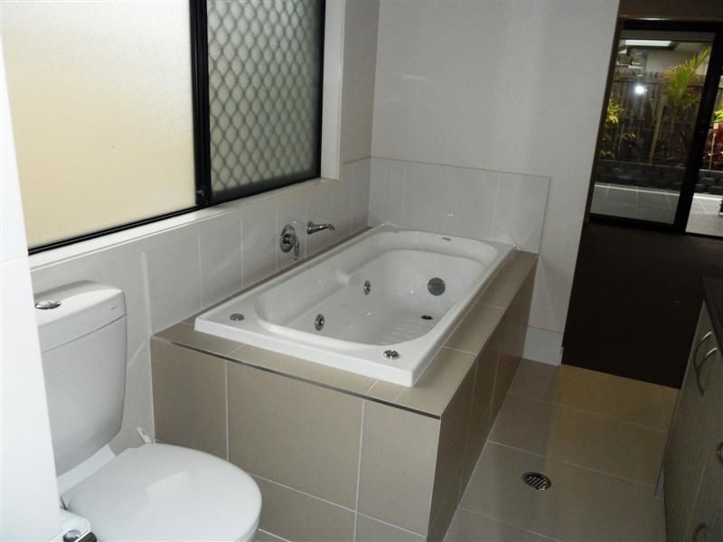 9 Myrtus Street, Mountain Creek QLD 4557