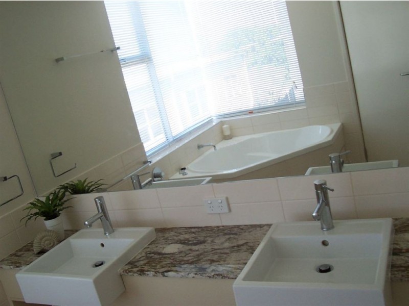 4/16 Orvieto Terrace, Kings Beach QLD 4551