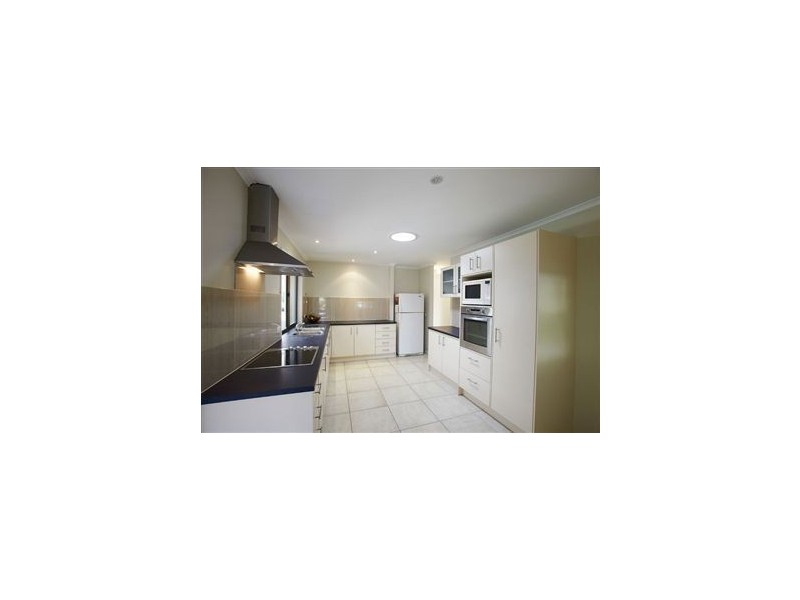 32 Browning Blvd, Battery Hill QLD 4551