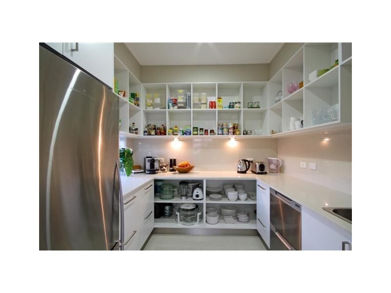 1 Sea Glint Place, Pelican Waters QLD 4551