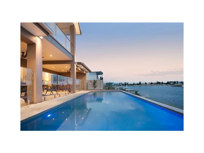 16 Deepwater Cct, Pelican Waters QLD 4551