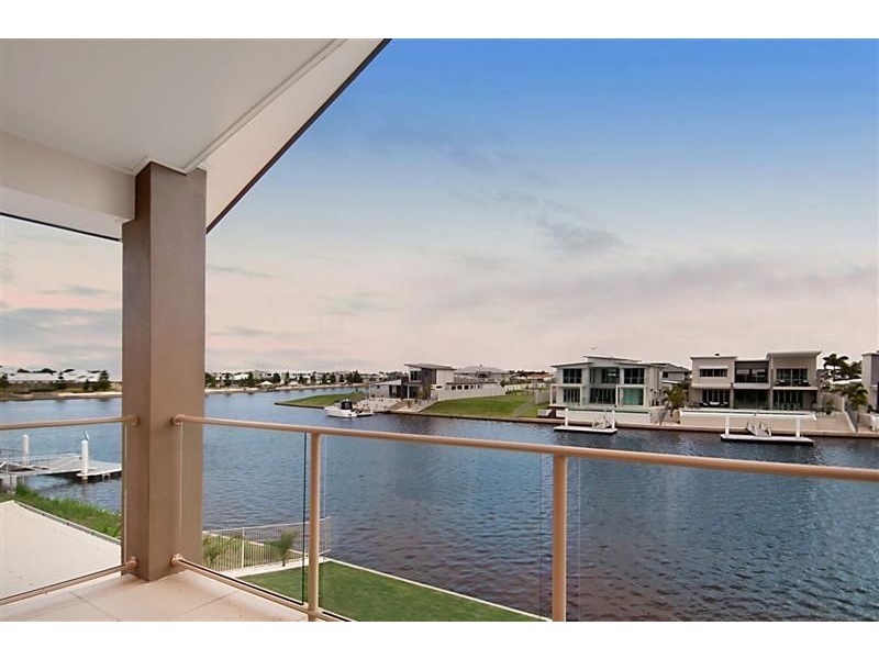 16 Deepwater Cct, Pelican Waters QLD 4551