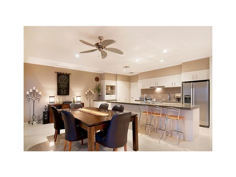 16 Deepwater Cct, Pelican Waters QLD 4551