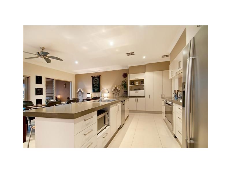 16 Deepwater Cct, Pelican Waters QLD 4551