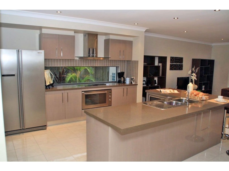 18 Ballinger Place, Pelican Waters QLD 4551