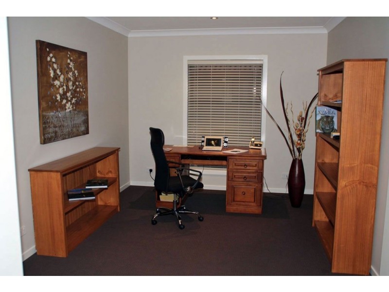 18 Ballinger Place, Pelican Waters QLD 4551