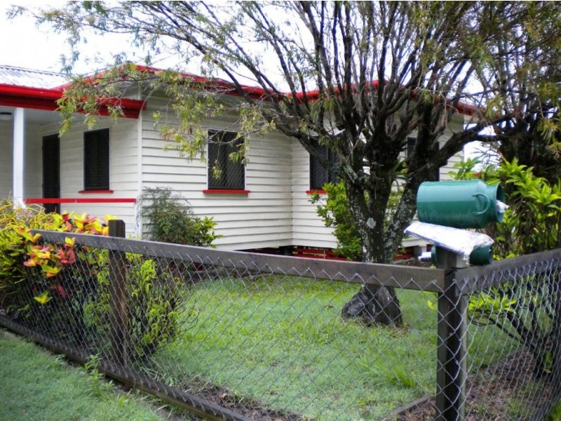 4 Bowman Road, Caloundra QLD 4551