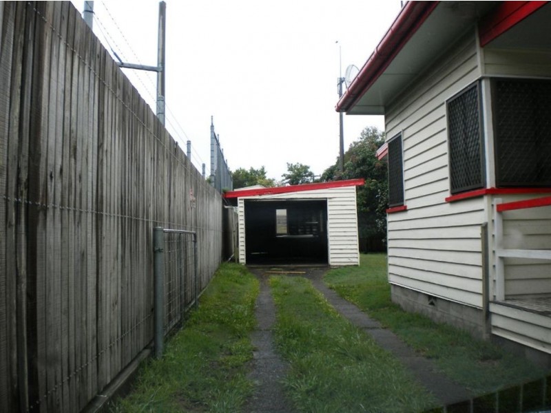 4 Bowman Road, Caloundra QLD 4551